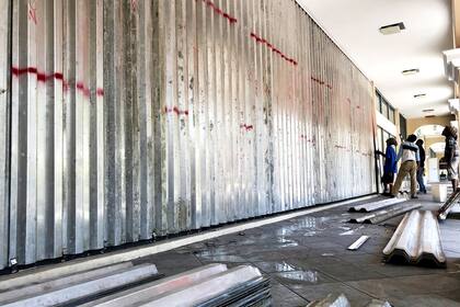 Preparativos por la llegada del huracán Dorian en Nassau, en Bahamas