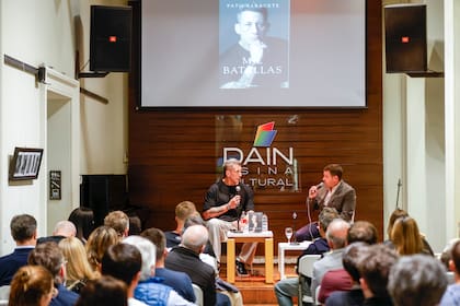 Presentación del libro ¨Mil Batallas¨del ex Puma Patricio Pato Albacete.