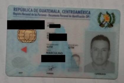 Presentó solicitudes ante el gobierno federal con datos personales falso