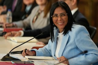Presidenta encargada venezolana descarta plan de ayuda financiera tras reanudar relación con el FMI