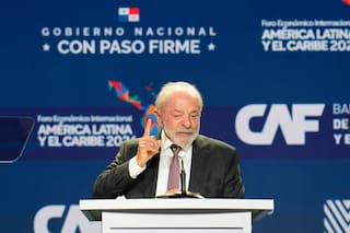 Presidente de Brasil advierte sobre la fragilidad de la región en foro en Panamá