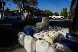 Presidente de Chile anuncia ayudas a pescadores y familias para aliviar fuerte alza de combustibles