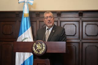 Presidente de Guatemala nombra reemplazo de fiscal general sancionada por 40 países