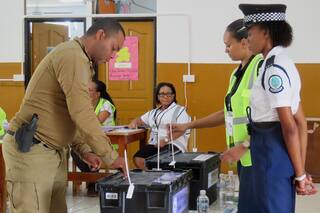Presidente de Seychelles busca la reelección en comicios en el paraíso turístico africano