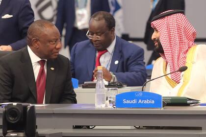 Presidente de Sudáfrica, Cyril Ramaphosa,junto al principe Saudita Mohammed ben Salman