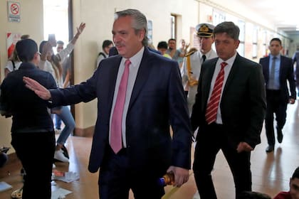Presidente y profesor: Alberto Fernández fue a la Facultad de Derecho de la UBA a tomar finales