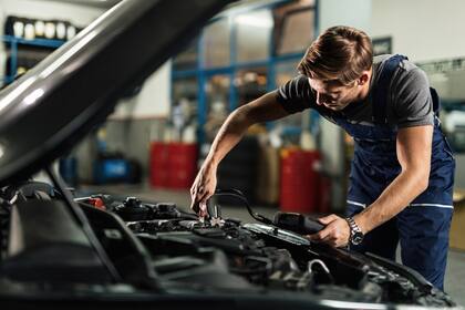 Prestar atención al tablero del auto y a los líquidos es otro punto fundamental