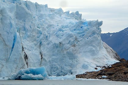 Dique de hielo desde el Brazo Rico, Pared Sur