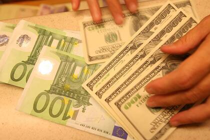 Prever con tiempo la compra de divisas