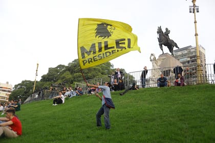Previa del acto de cierre de Adorni, en la Plaza Mitre