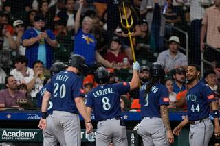 Primer Grand Slam de Canzone en su carrera impulsa paliza de Marineros 10-2 a Astros
