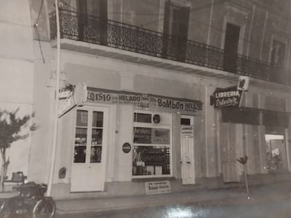 Primer local de la heladería Aloisio, fundada en 1949.