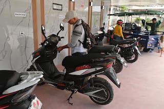 Primera estación de energía solar facilita la vida en una Cuba aquejada por la crisis energética