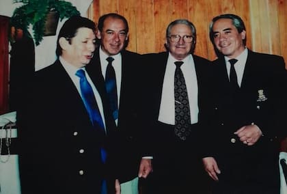 Primera sociedad: Hugo Irrazábal, Antonio Bruno, Coco y H. Ruiz