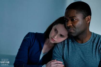 Felicity Jones y David Oyelowo, en una escena de Cielo de medianoche