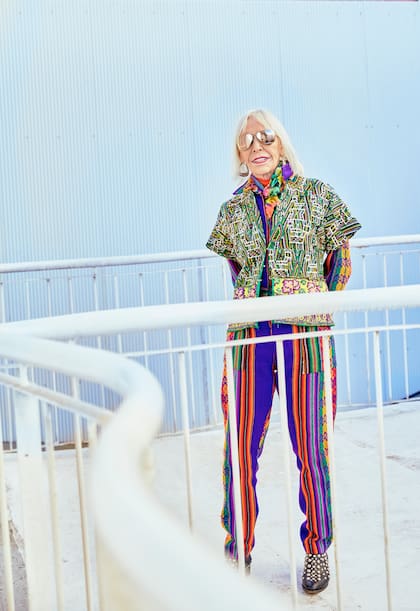 "Primero está el arte, que es espiritual, y más abajo la política", reflexiona la artista de 80 años.
