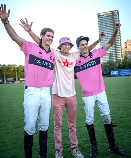 Primos felices: Cruz, Silvestre y Antonio Heguy