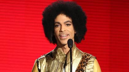 Prince, en noviembre de 2015, sobre el escenario de los American Music Awards, en Los Angeles