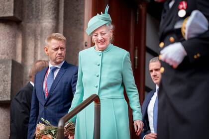 La reina Margarita sale de la sesión inaugural del Parlamento danés (Archivo) 