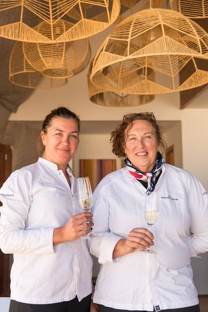 Las cocineras Florencia Rodríguez y Patricia Courtois en Pristine. 