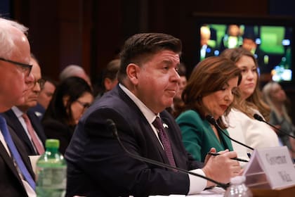 Pritzker desafió en el Congreso a Tom Homan, jefe de seguridad fronteriza de Trump, y prometió interponerse ante cualquier intento de redadas en Illinois