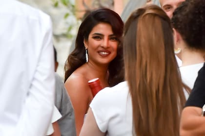 Priyanka Chopra, esposa de Nick Jonas, feliz en la celebración