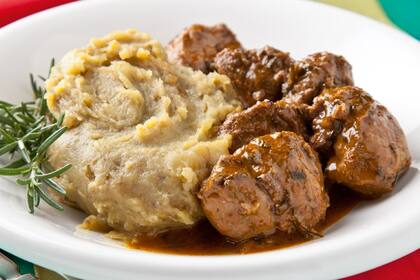 Probá la combinación de cordero con puré de batatas y miel