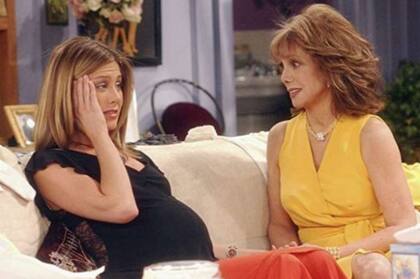 Probablemente aquí Rachel empezó a preocuparse al saber que los guionistas iban a hacer que su embarazo fuera más largo de lo esperado...