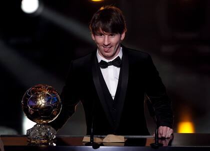 Probablemente el más inesperado de todos los premios que ganó Messi: el Balón de Oro FIFA de 2010; todos esperaban que lo gane alguno de los campeones mundiales (Andrés Iniesta o Xavi), pero fue para el argentino