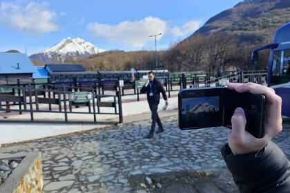 Probamos el modo auto camcorder de Motorola Razr 50 Ultra