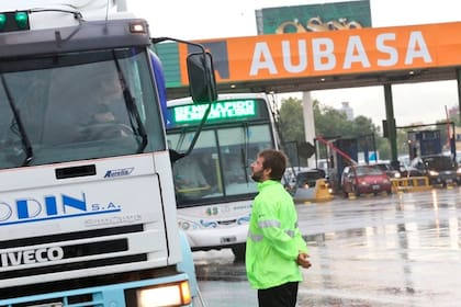 Procuran soluciones para el tránsito pesado