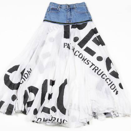 Producen líneas de ropa reciclada y básicos con diseño