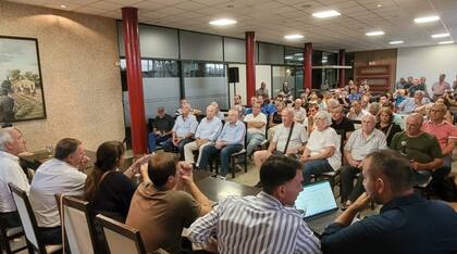 Productores en el encuentro en Marcos Juárez