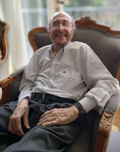 Profesor, ensayista y poeta, Ángel Núñez falleció a mediados de julio en la ciudad de Buenos Aires