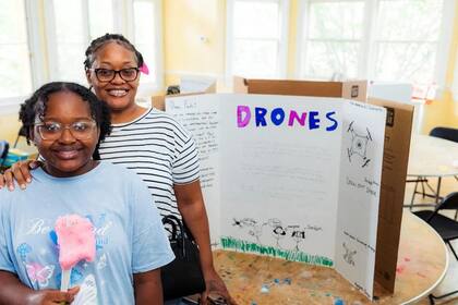 Programación de robots y creación de aplicaciones móviles serán algunos de los talleres del campamento