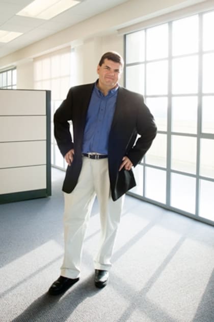 Programador de una de las primeras computadoras comerciales y ex-CEO de Borland, Kahn ahora se encuentra abocado en el desarrollo de sensores biométricos no invasivos