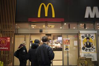 Promoción de cartas Pokémon en Cajitas Felices de McDonald's Japón termina mal