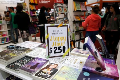 La hora feliz en el stand de VR Editoras