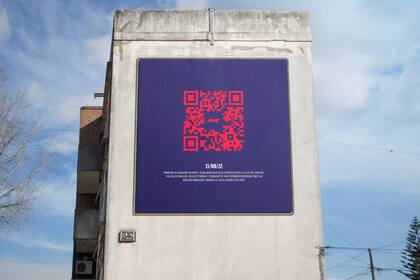 Budweiser también lanzó su campaña que combina la presencialidad con una propuesta digital, a partir de un código QR gigante que al escanearse forma parte de una acción