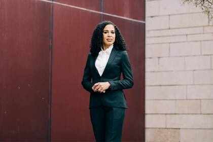 Propone crear unidades contra delitos de odio, discriminación habitacional y robo de salarios