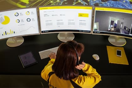 Prosegur es un referente global del sector de la seguridad privada. A través de sus líneas de negocio, Prosegur Security, Prosegur Cash, Prosegur Alarmas, AVOS Tech y Cipher, proporciona a empresas y hogares una seguridad de confianza basada en las soluciones más avanzadas del mercado.