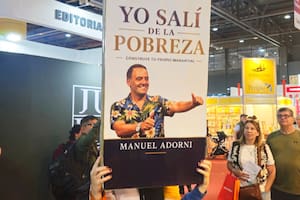 Una protesta de jubilados y trabajadores de la Cultura llegó a los pasillos de la Feria del Libro