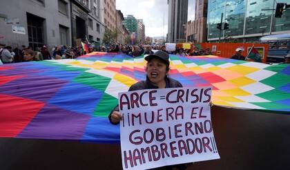 Protesta contra Luis Arce en el centro de La Paz