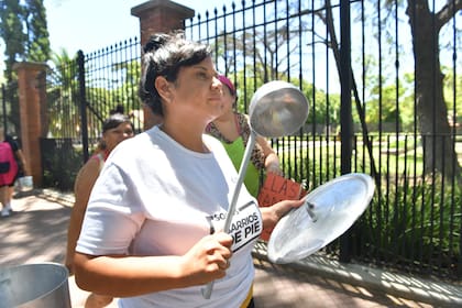 Protesta de Barrios de Pie frente a la residencia presidencial de Olivos