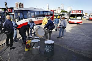 Choferes autoconvocados protestan en Puente Saavedra en contra del acuerdo salarial que firmó la UTA