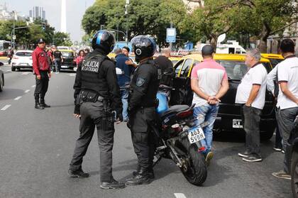 Hay complicaciones en el tránsito en la zona del Obelisco