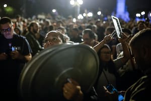 El Gobierno minimizó las protestas contra el DNU y adelantó que facturará los gastos del piquete a las organizaciones