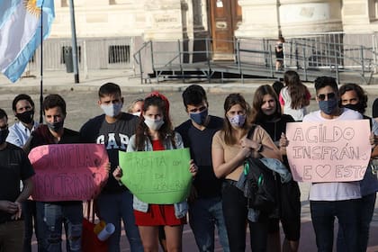 Protesta frente al ministerio de Educación, en la ciudad de Buenos Aires