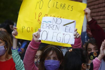 Según informaron la autoridades del colegio a los docentes, el 50% de los padres están endeudados con la institución