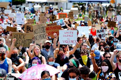 Protestas cerca del capitolio de Minnesota, en Minneapolis